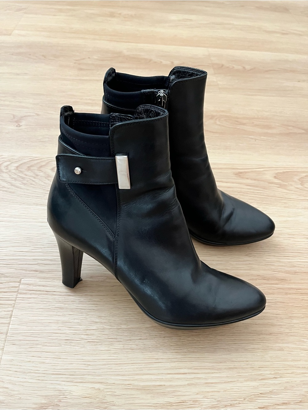 Aquatalia Black Leather Ankle Heeled Boots with Silver Accent
